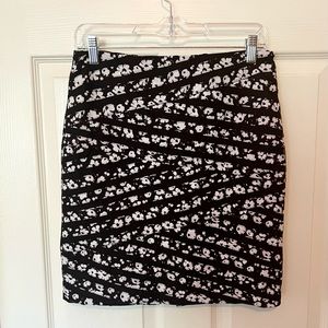 White House Black Market Tiered Floral Pencil Skirt, Size 2